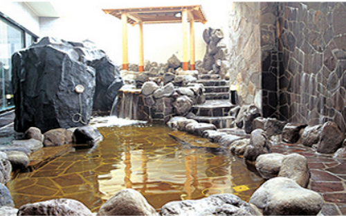 スーパー銭湯 東京 東京天然温泉古代の湯 露天の3段風呂はそれぞれ湯温が違う