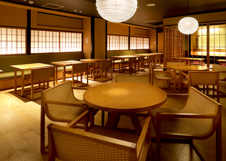スーパー銭湯 東京 両国湯屋江戸遊 居酒屋風の食事処（もう一つカフェ風のお店もあります）