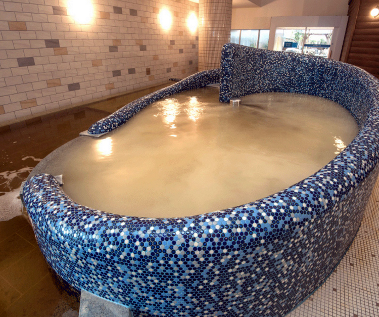 スーパー銭湯 東京 スパラクーア 内風呂のシルキーバスにも天然温泉使用