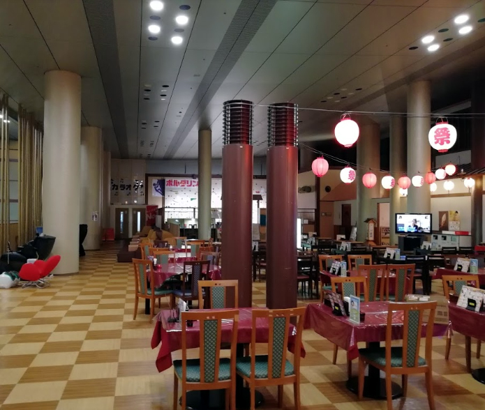 スーパー銭湯 東京 永山健康ランド竹取の湯 テーブル席の食事処