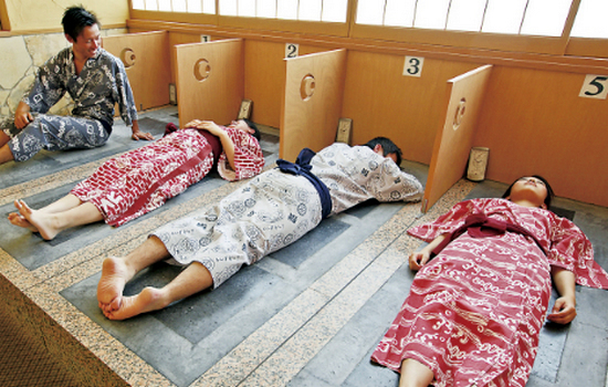 スーパー銭湯 千葉 勝浦ホテル三日月アクアパレス 7Fにある岩盤浴は入館料に込みです！