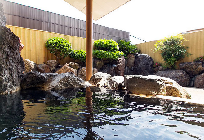 季の邸 鍋田川 長島温泉 温泉 日帰り 青空の日は特に最高な露天風呂