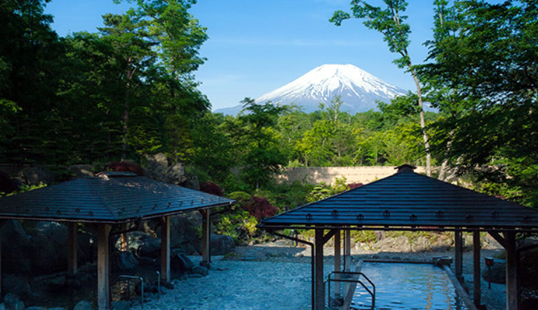 山中湖温泉 紅富士の湯 山中湖 温泉 日帰り 石造りと檜造りの二つの露天風呂