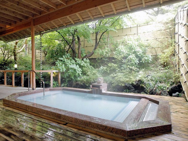 富士ビューホテル 河口湖 温泉 日帰り 和の趣を感じられる露天風呂