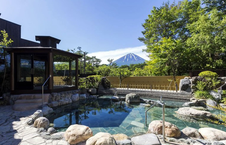 富士眺望の湯 ゆらり 河口湖 温泉 日帰り 四季折々の富士山の表情が楽しめる露天風呂