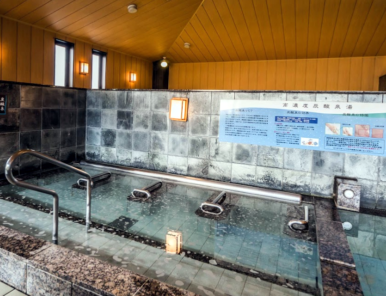 スーパー銭湯 千葉 船橋温泉湯楽の里 内風呂の高濃度炭酸泉