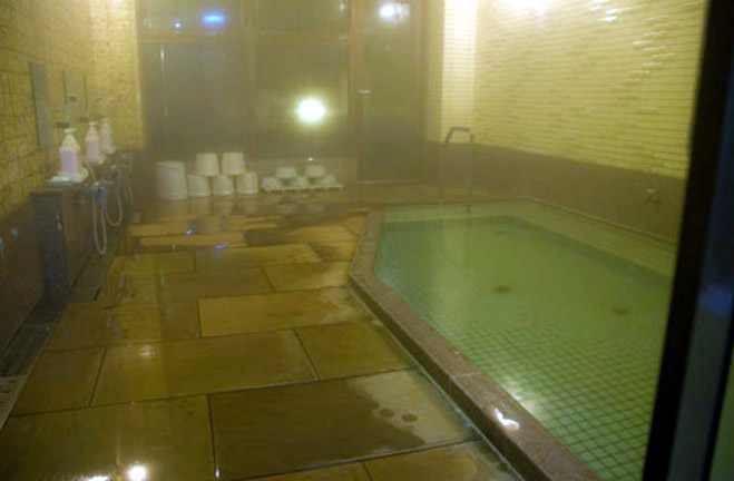 湯志摩の郷 楽水園 湯村温泉 温泉 日帰り 温めですがよく温まる内風呂